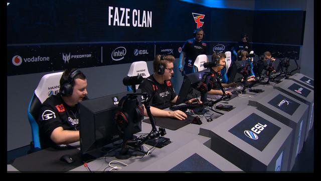 LPL 精彩瞬间： Flandre Sett悠闲地偷走了 Dragon 一拳！