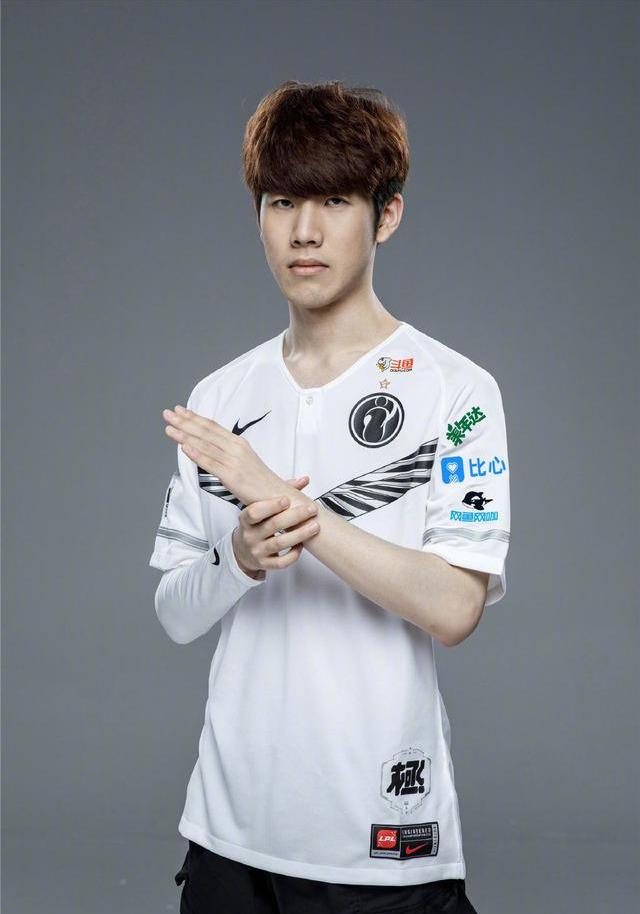 Anyone's Legend 战胜 CTBC Flying Oyster 进入 2025 年全球总决赛季后赛