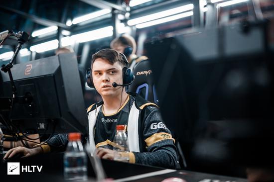 Ruler艾希一打二反杀独木难支 Crisp芮尔波波好开WBG先拿赛点